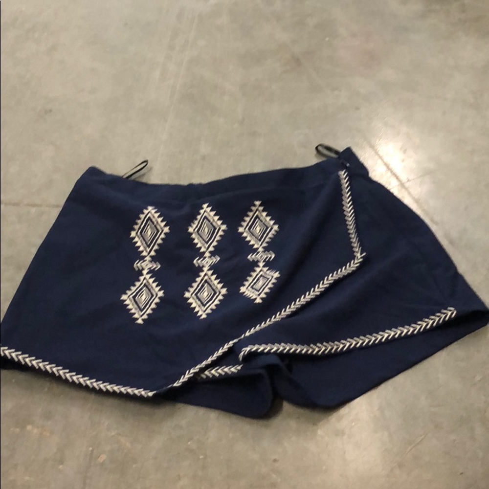 Navy shorts with gray detail